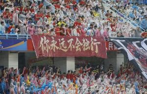 🥵雾炮车、冰袋、冰块、仁丹、藿香正气，苏超主场降温高招频出